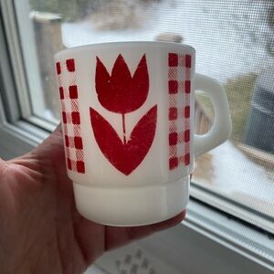 Vintage Termocrisa Red tulip 🌷 milk glass coffee mug